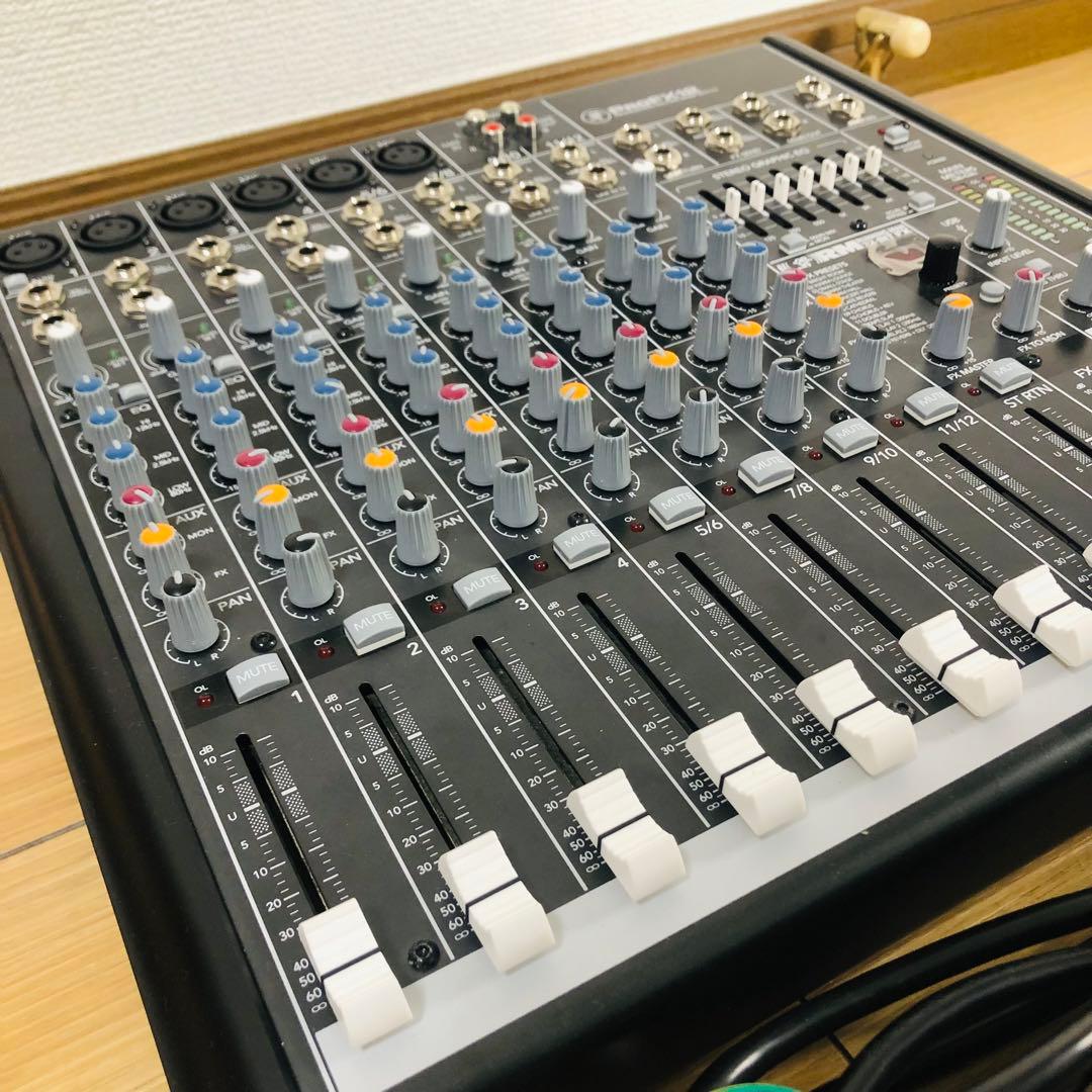 【極美品】MACKIE ProFX12 12チャンネルミキサー