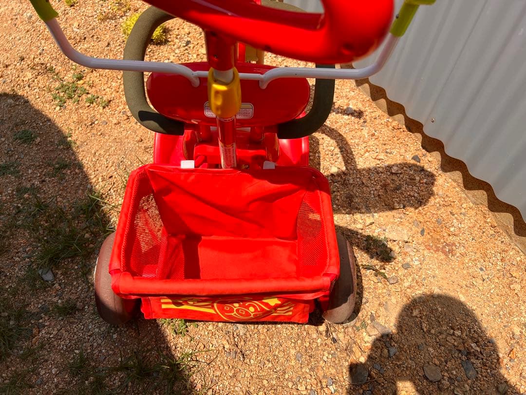 アンパンマン 三輪車 赤