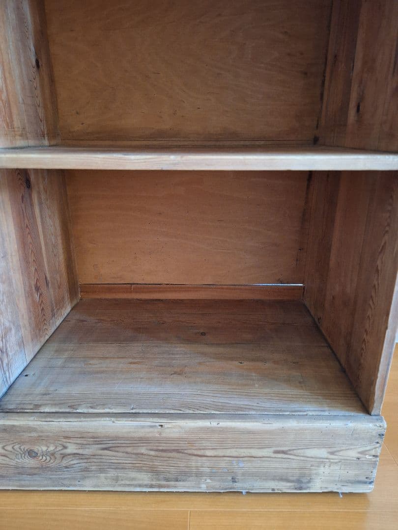 クランクマルチェロ　ベルギーオープンシェルフ