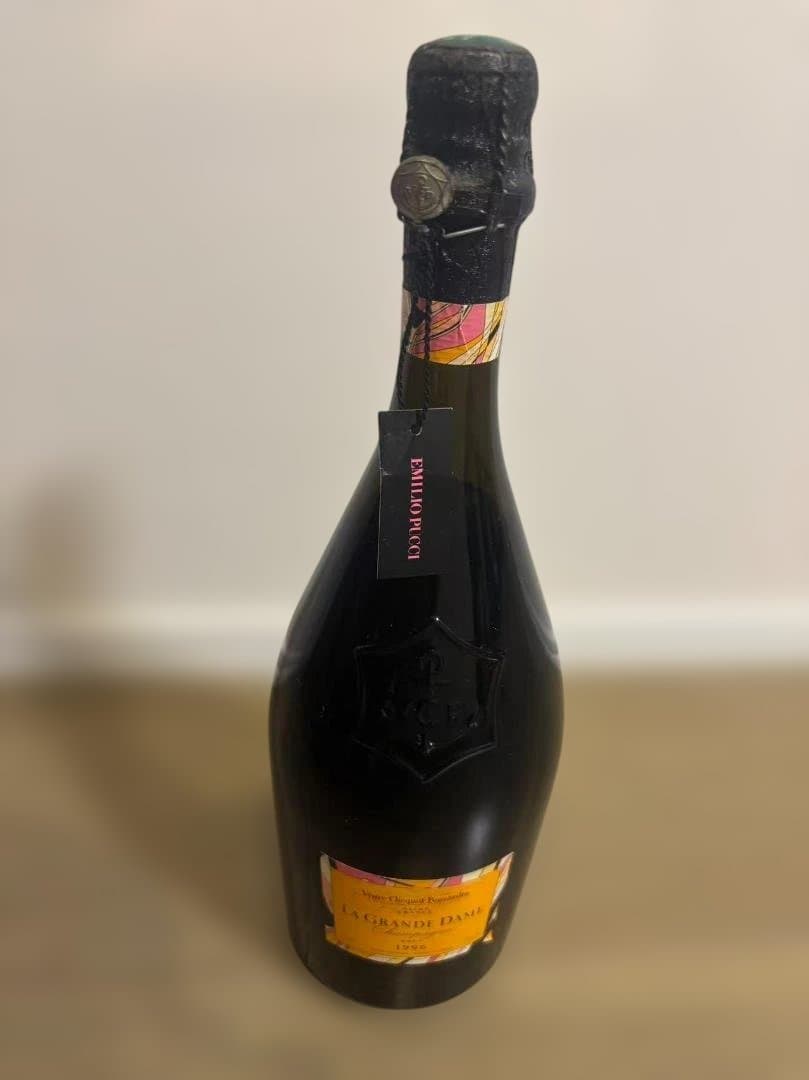 ヴーヴ クリコ ラ・グランダム 1996　エミリオ・プッチ