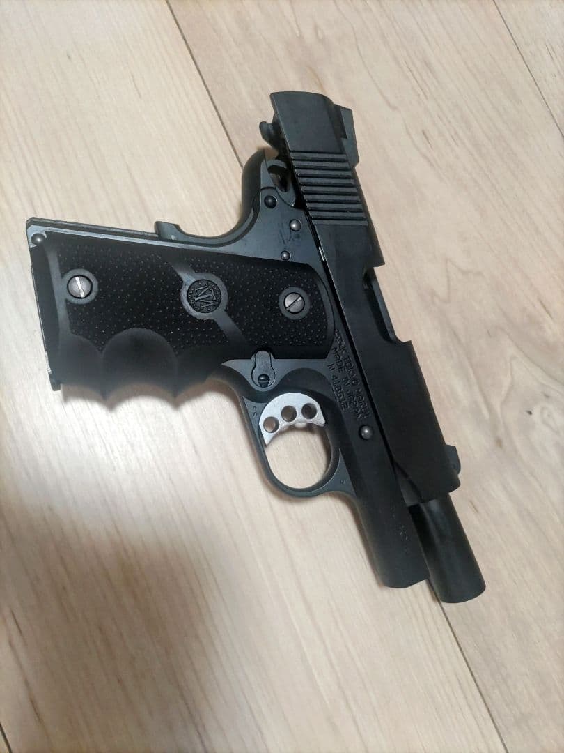 東京マルイ V10 Ultra Compact(ウルトラコンパクト） BLACK