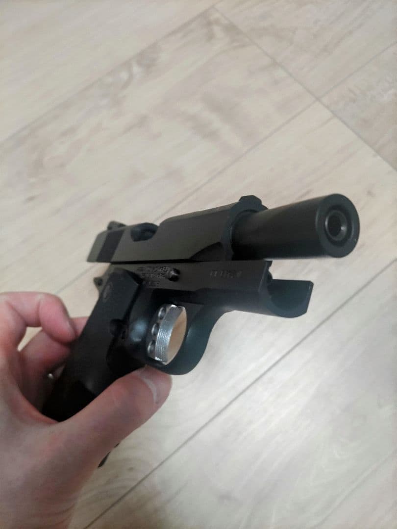 東京マルイ V10 Ultra Compact(ウルトラコンパクト） BLACK