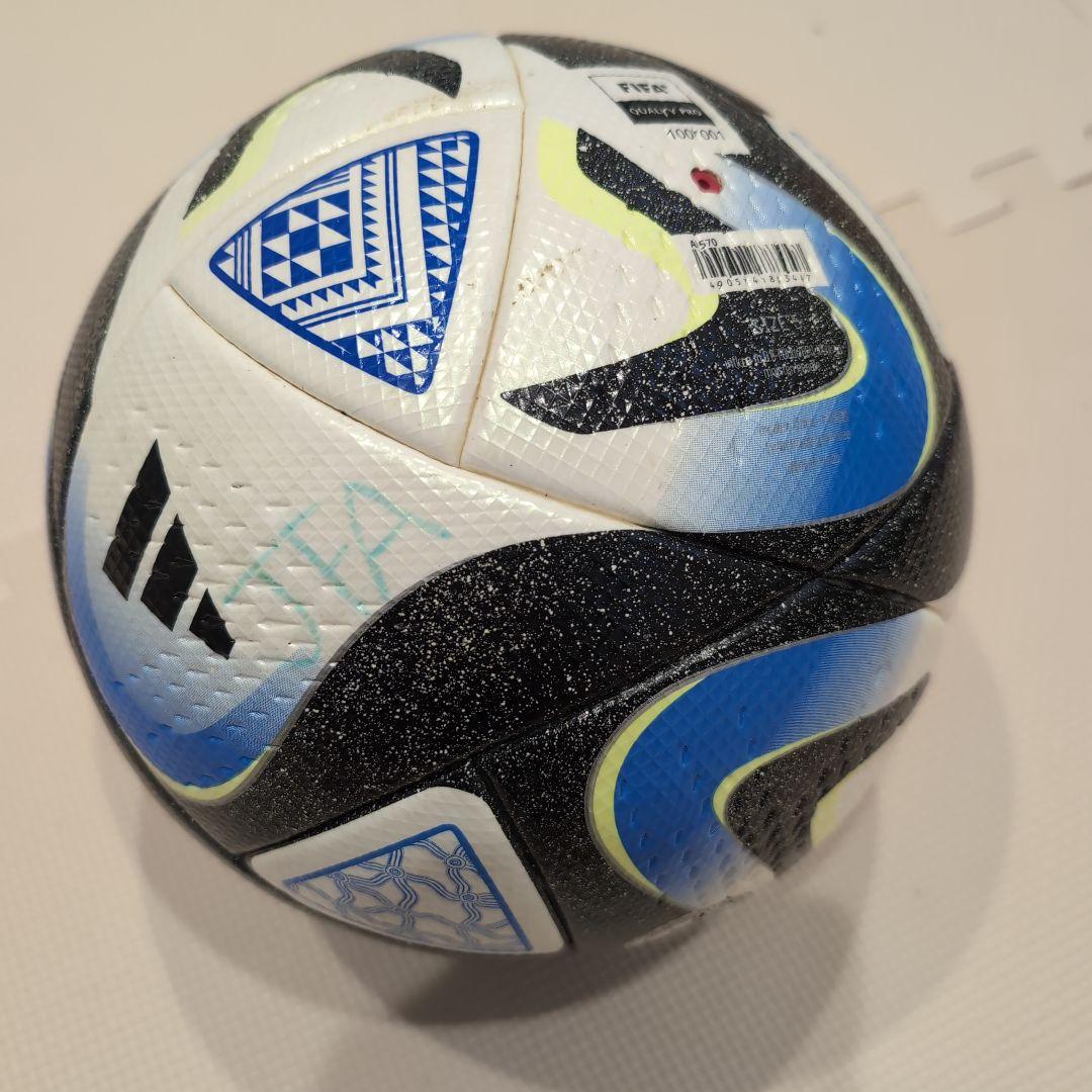 adidas サッカーボール 公式サイズ ホワイト/ブルー/ブラック　５号