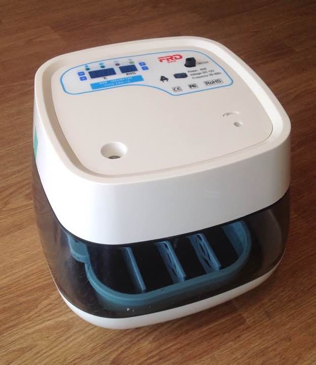 新品未使用★自動転卵・カバー付き孵卵器