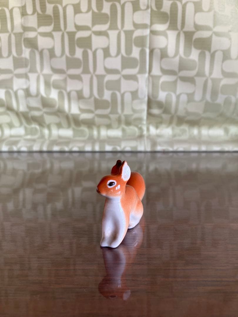 ロモノーソフ　フィギュリン　フィギュア　リス