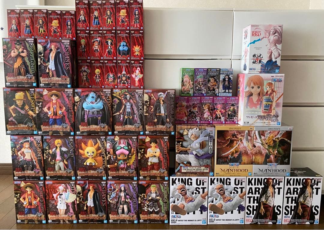 ワンピースフィギュアセット【DXF RED、ワールドコレクタブル RED、他】