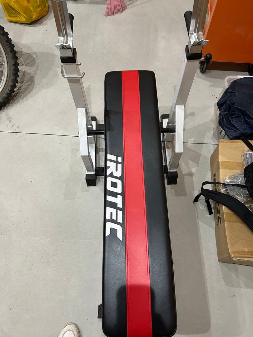 iROTEC トレーニングベンチ 黒/赤 70kg