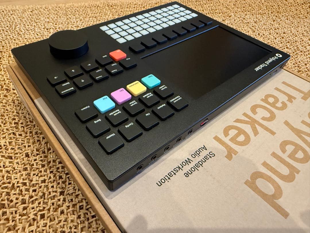 polyend tracker サンプラー シーケンサー グルーブボックス