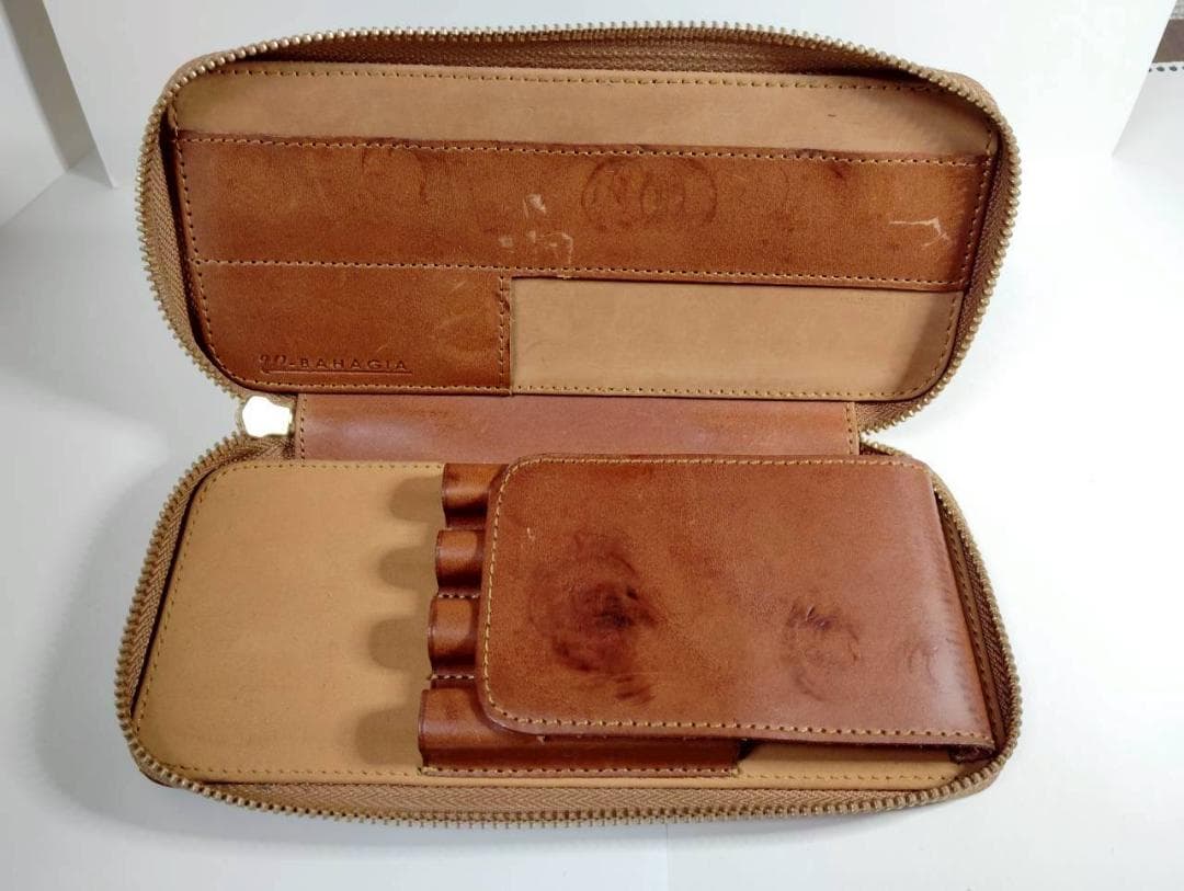 る*ば様 バハギア ラウンドジップペンケース プエブロ コニャック