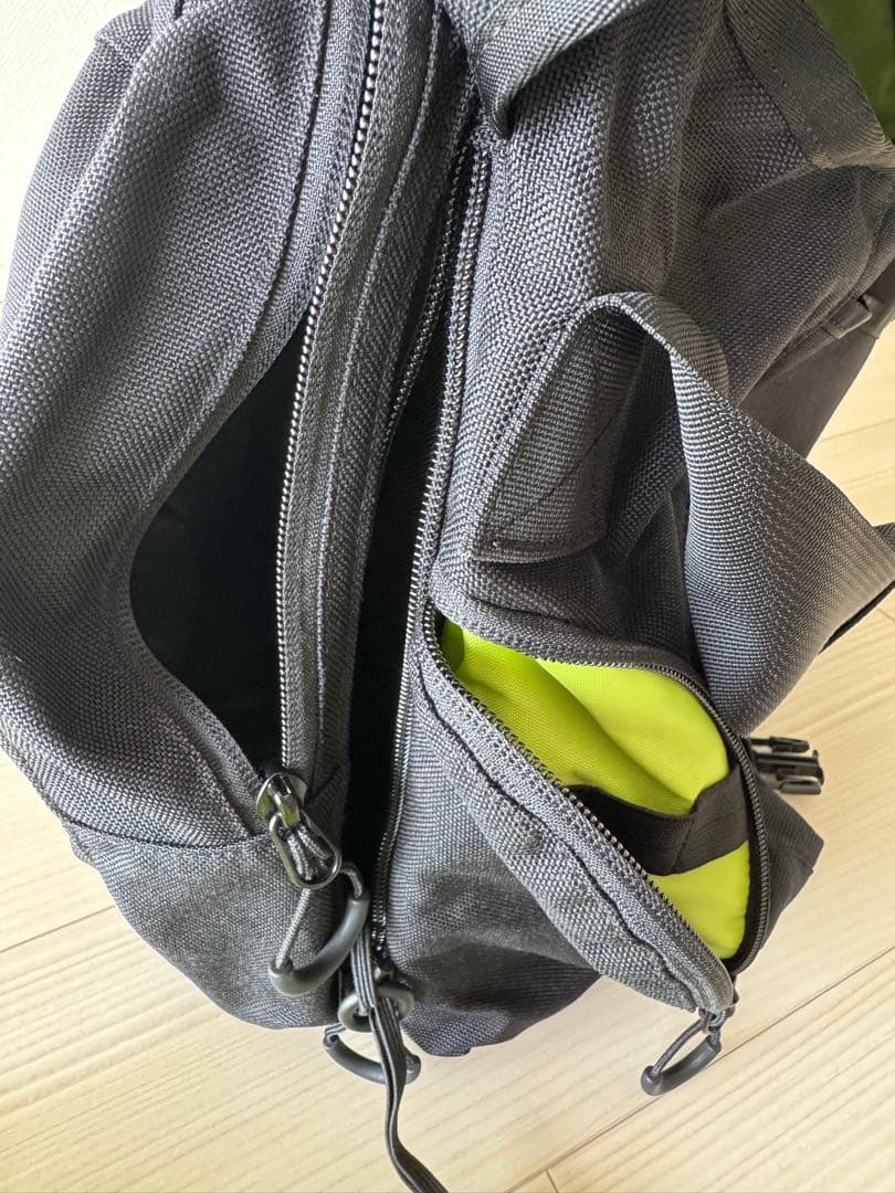 [超美品］BROMPTON C メッセンジャーバッグ　レインカバー付き