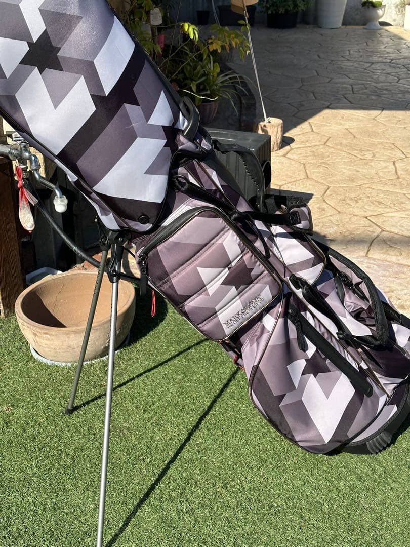 MARK&LONA スタンド式キャディバッグ グレーとブラック　ヘッドカバー付き
