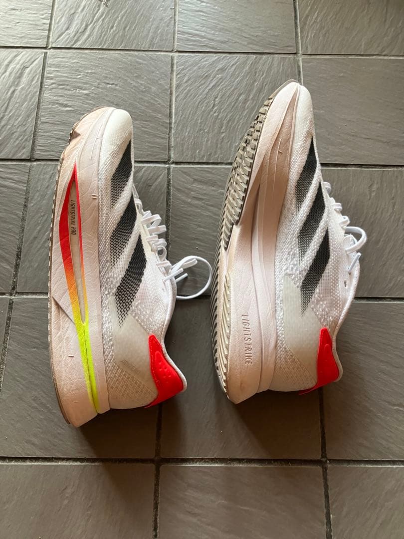 パリ　adidas ADIZERO SL2 27cm