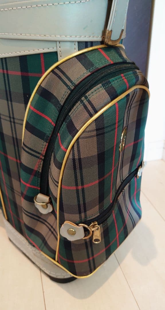 未使用　ゴルフバッグ グレーと緑のチェック柄（高さ115cm）