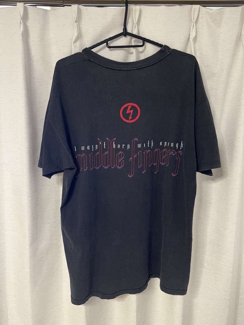 Marilyn Manson マリリンマンソン　middle finger