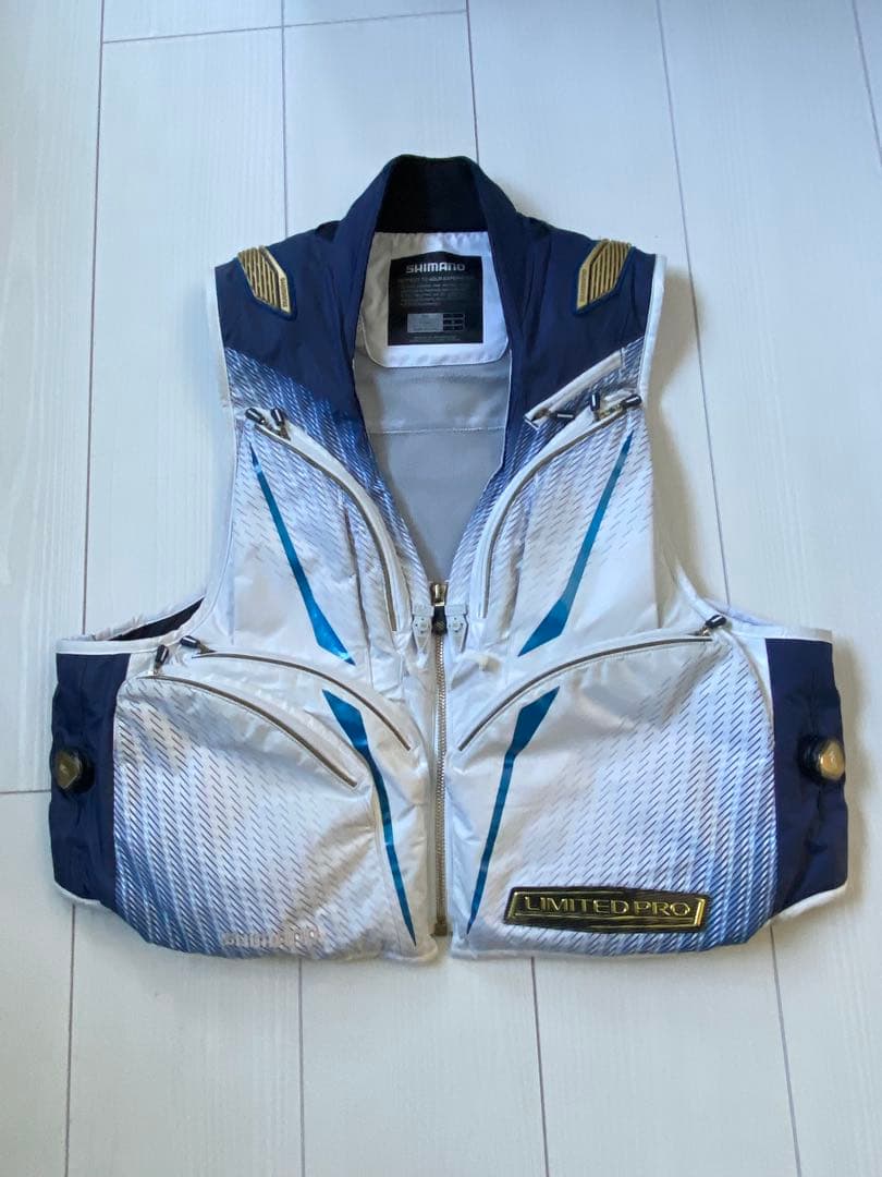 LIMITED PRO フィッシングベストとキャップセット