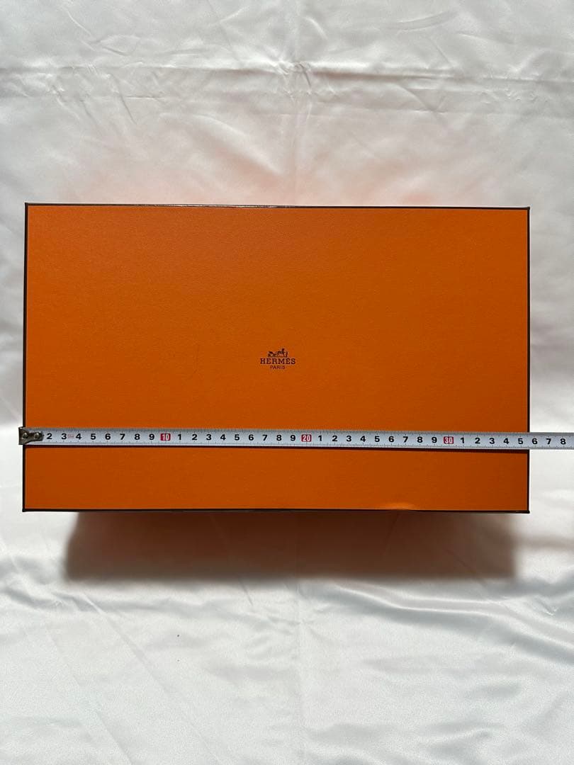 HERMES箱と巾着袋×2枚と靴紐セット