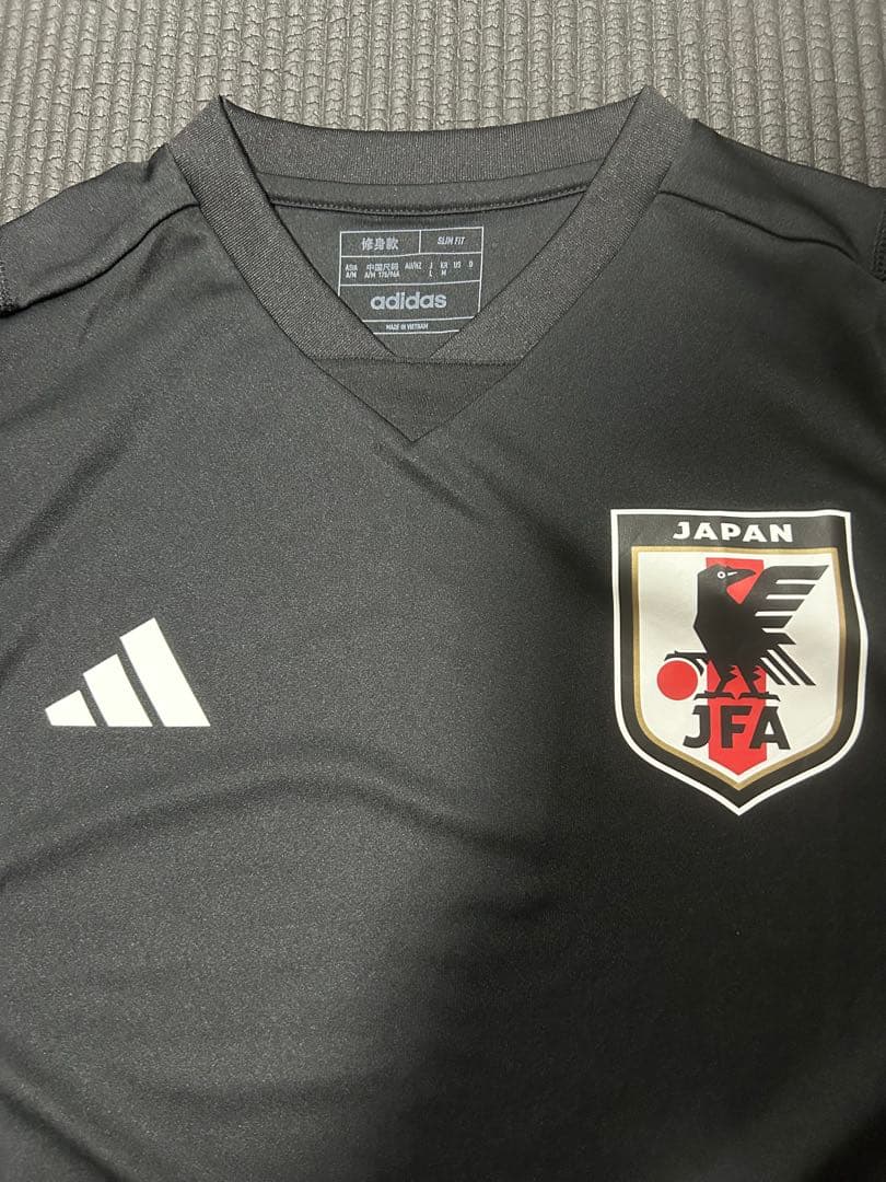 サッカー　日本代表　ノースリーブ　トレーニングウェア　支給