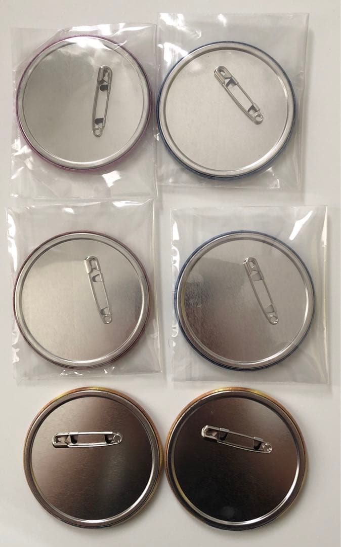 ジョジョの奇妙な冒険　缶バッジ