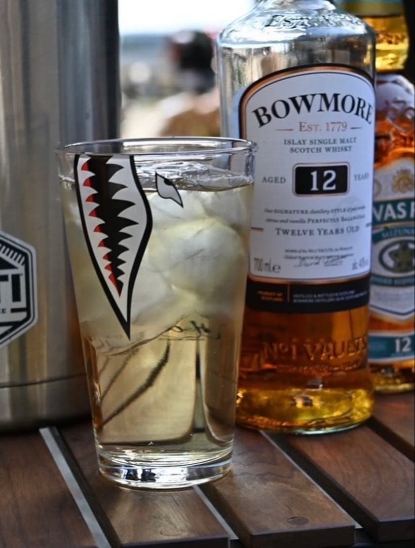 セット販売　H&Oサメ　パイントグラス　2個　サメクージー１つ