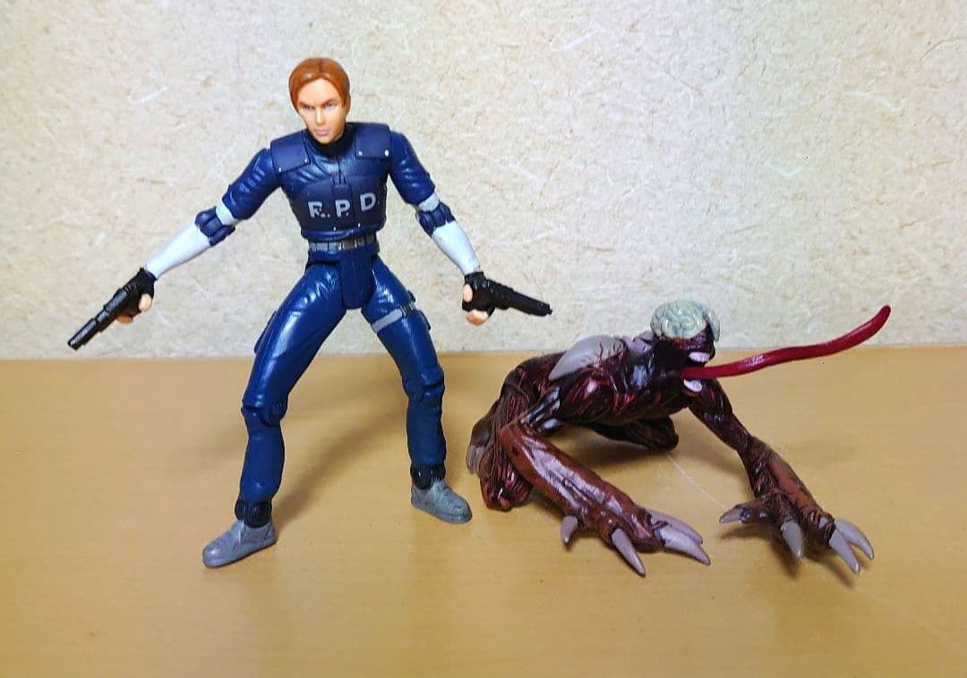 トイビズ バイオハザードウィリアム クレア ゾンビコップ レオン リッカー