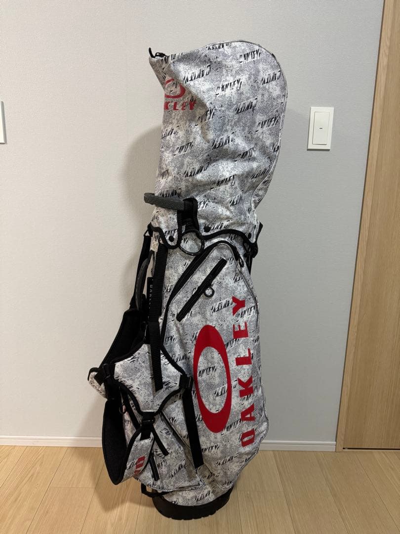 美品　OAKLEY キャディバッグ スタンド付き