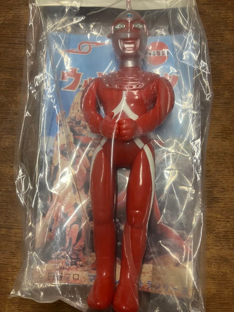 (最終値下げ) マルサンソフビ　まぼろしのウルトラセブン 450 赤