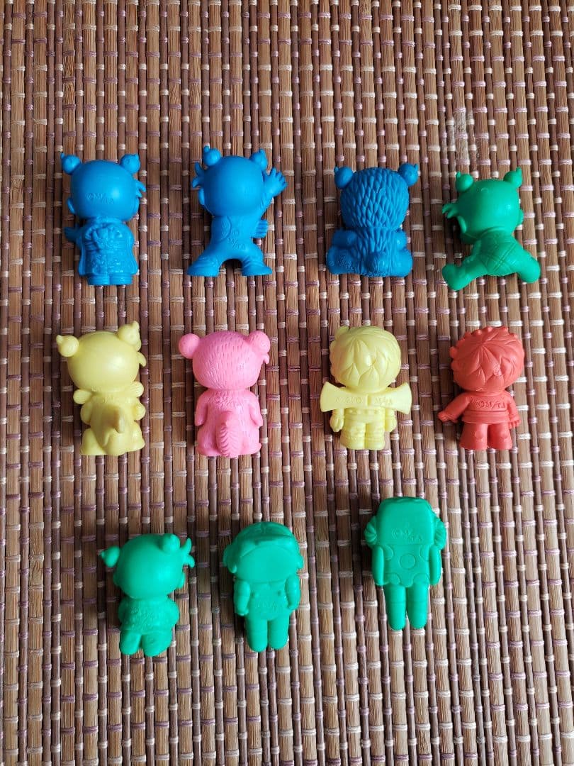 あさりちゃん消しゴム　ガシャポン　キャラクター　アラレちゃん　キン消し