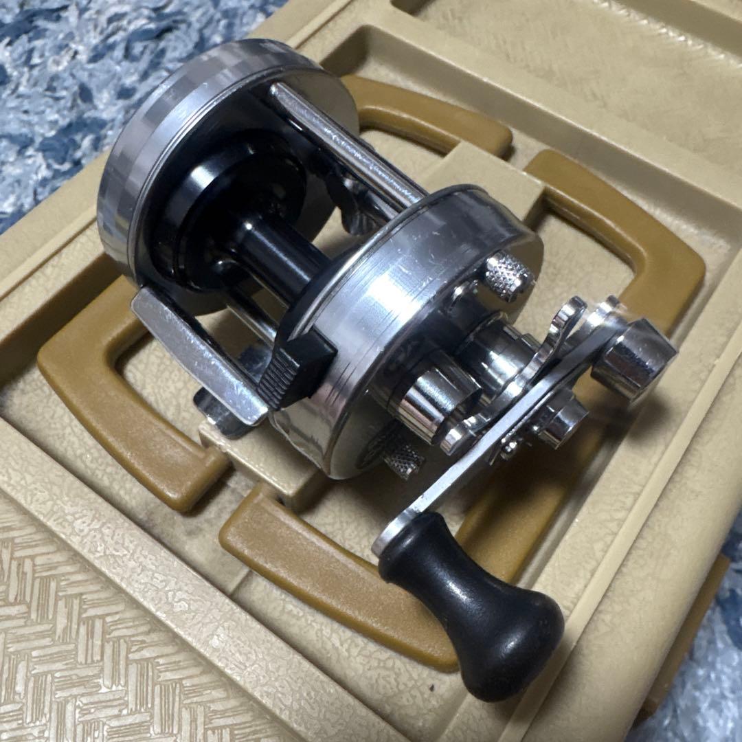 ABU 2500C シルバー