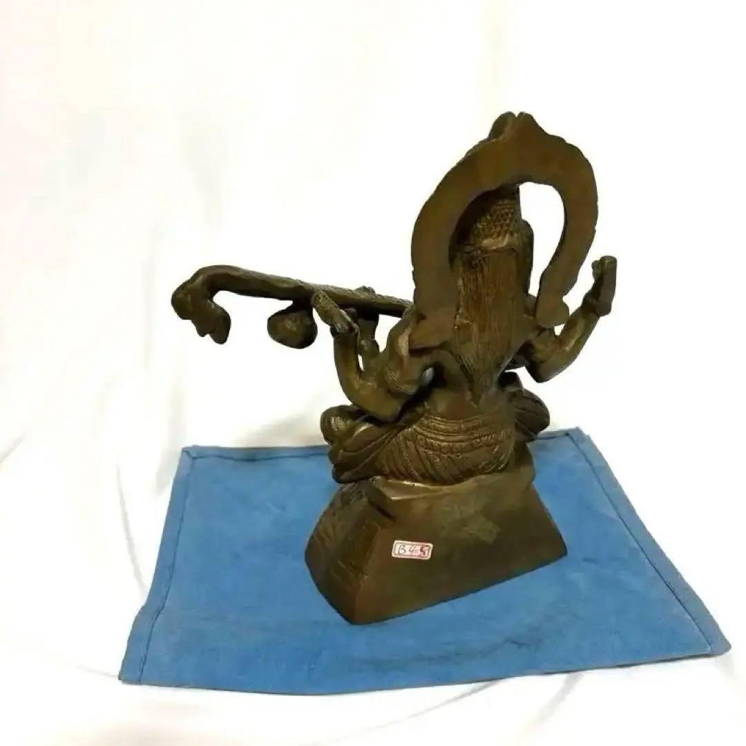 真鍮製サラスワティ知識の女神。最も美しく輝く顔を持つ