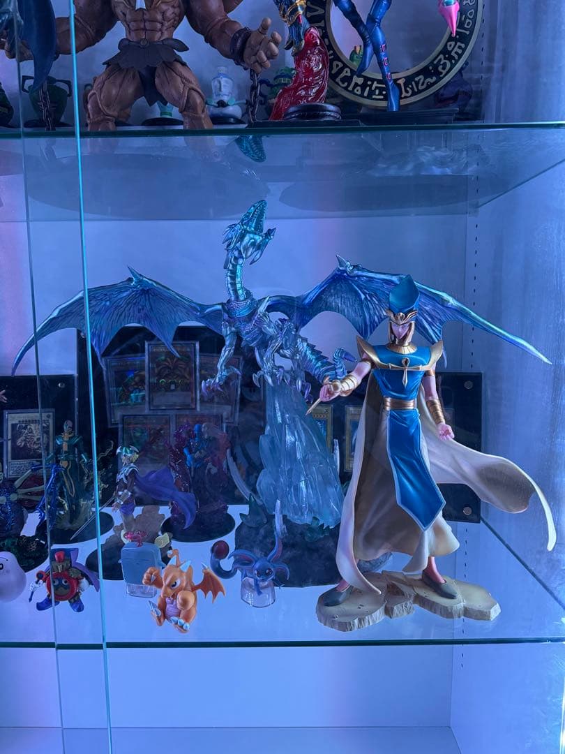 青眼の白龍 LEDライト付きフィギュア