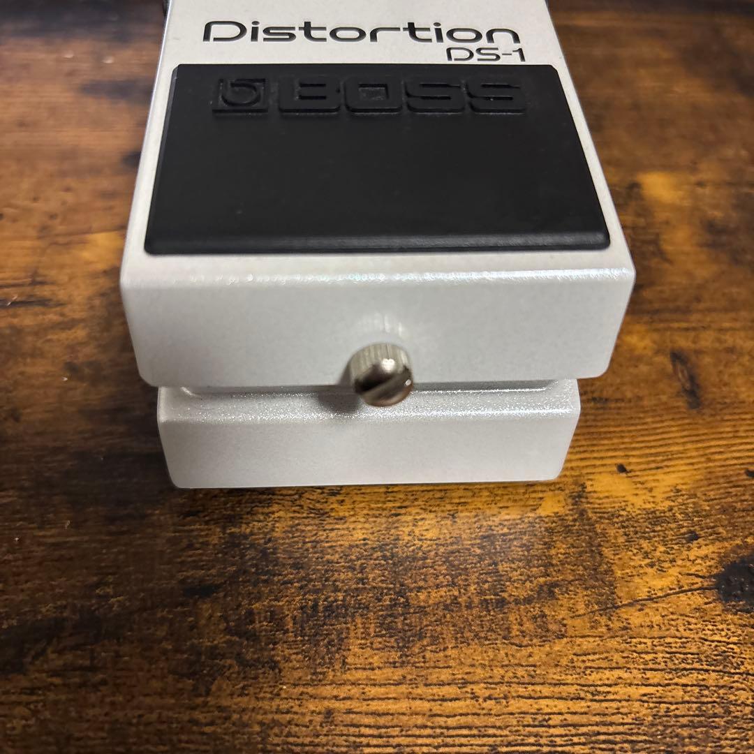 BOSS Distortion DS-1 WH ギターエフェクター