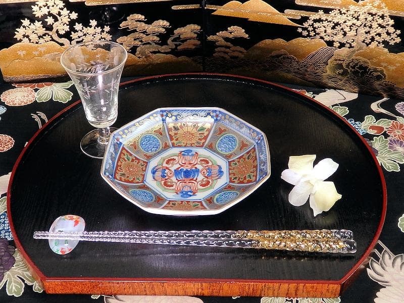 大聖寺伊万里　金襴手　描分　花に青海波八角５寸皿　２枚　D931AS-CRx