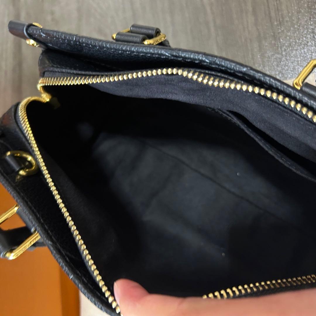 新品同様 ブラック　ショルダーバッグ