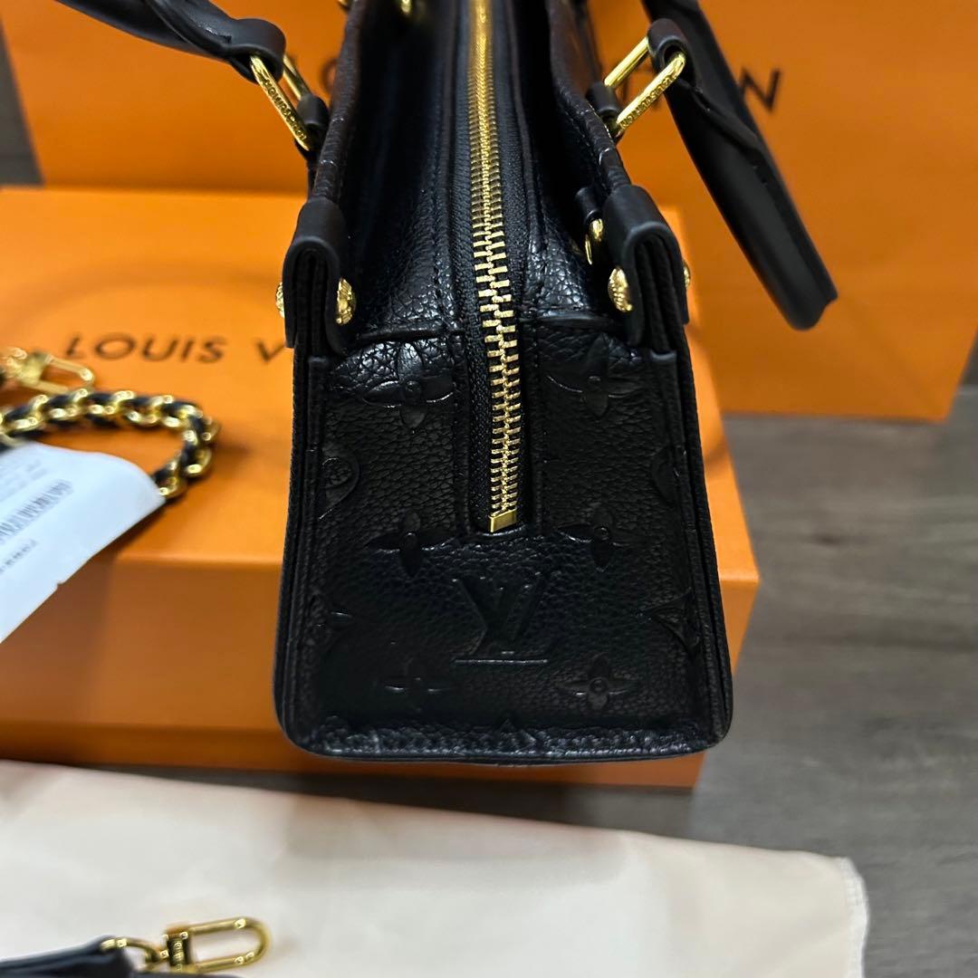 新品同様 ブラック　ショルダーバッグ