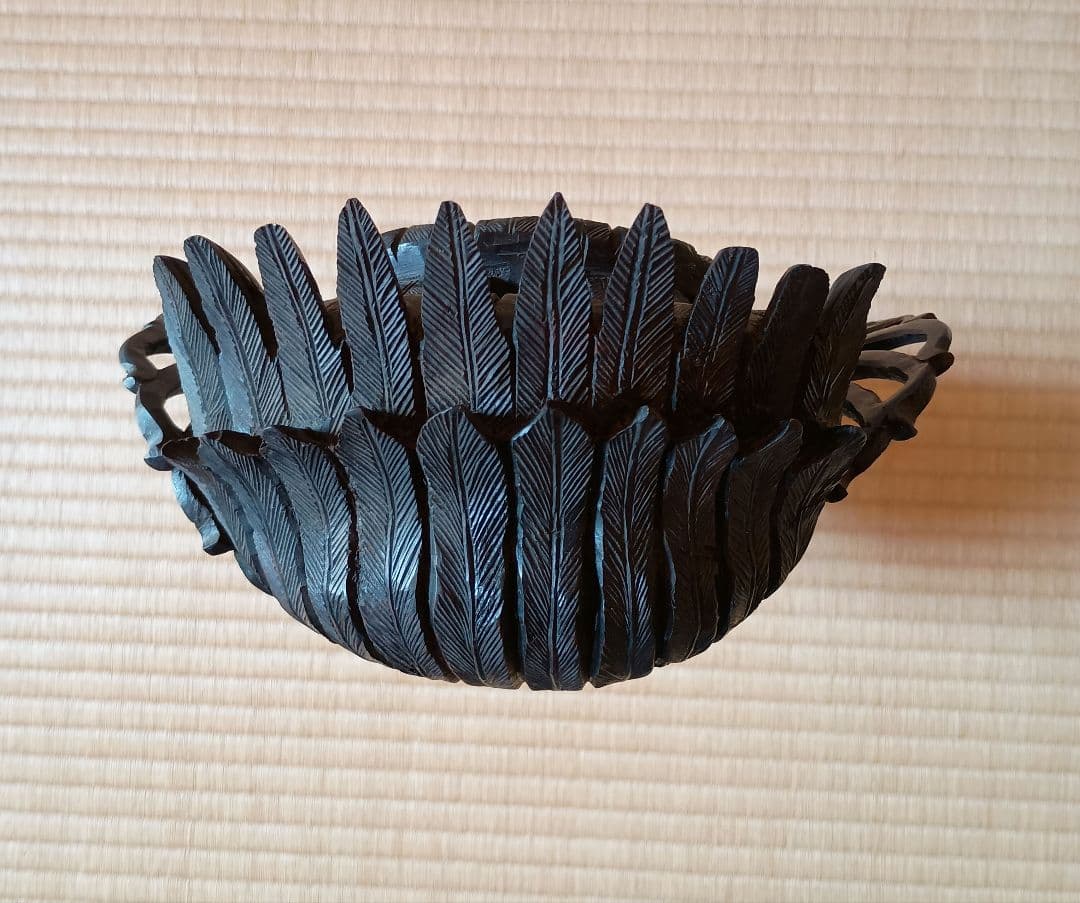 ガルーダに乗ったヴィシュヌ神の木彫り　高さ40cm