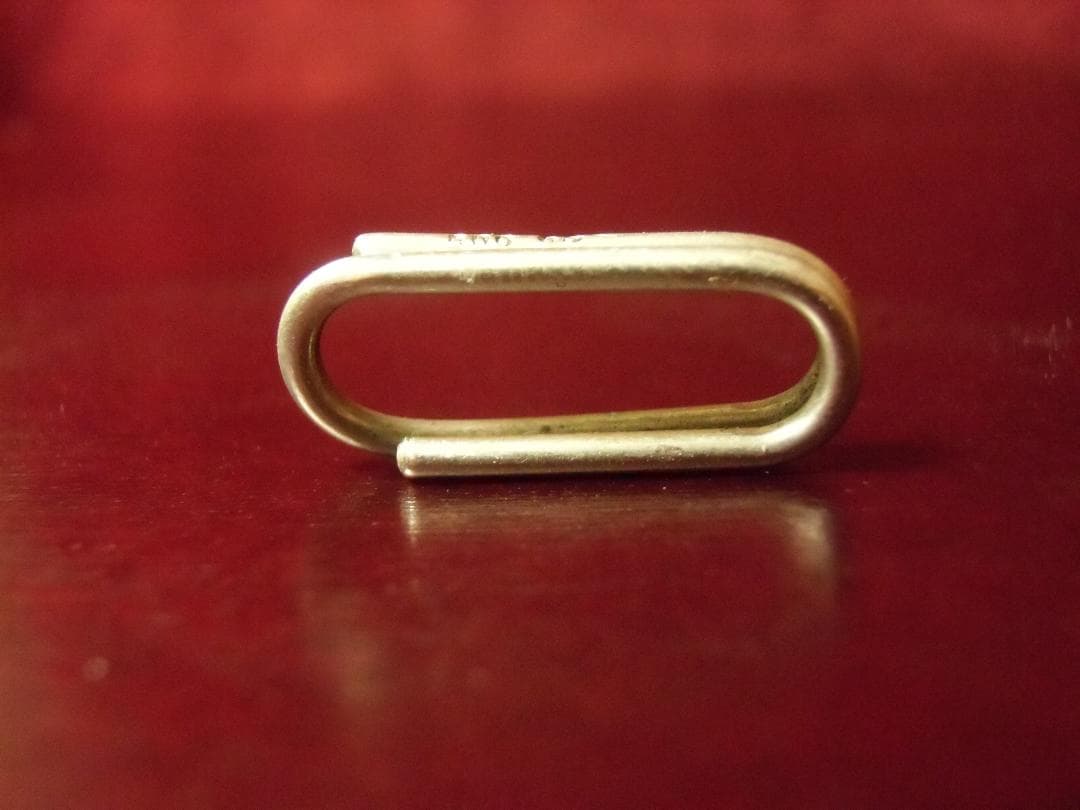 ⊞ドイツ軍＊騎士鉄十字勲章用８００銀製リボンループ＊６５凹刻印有（実物）