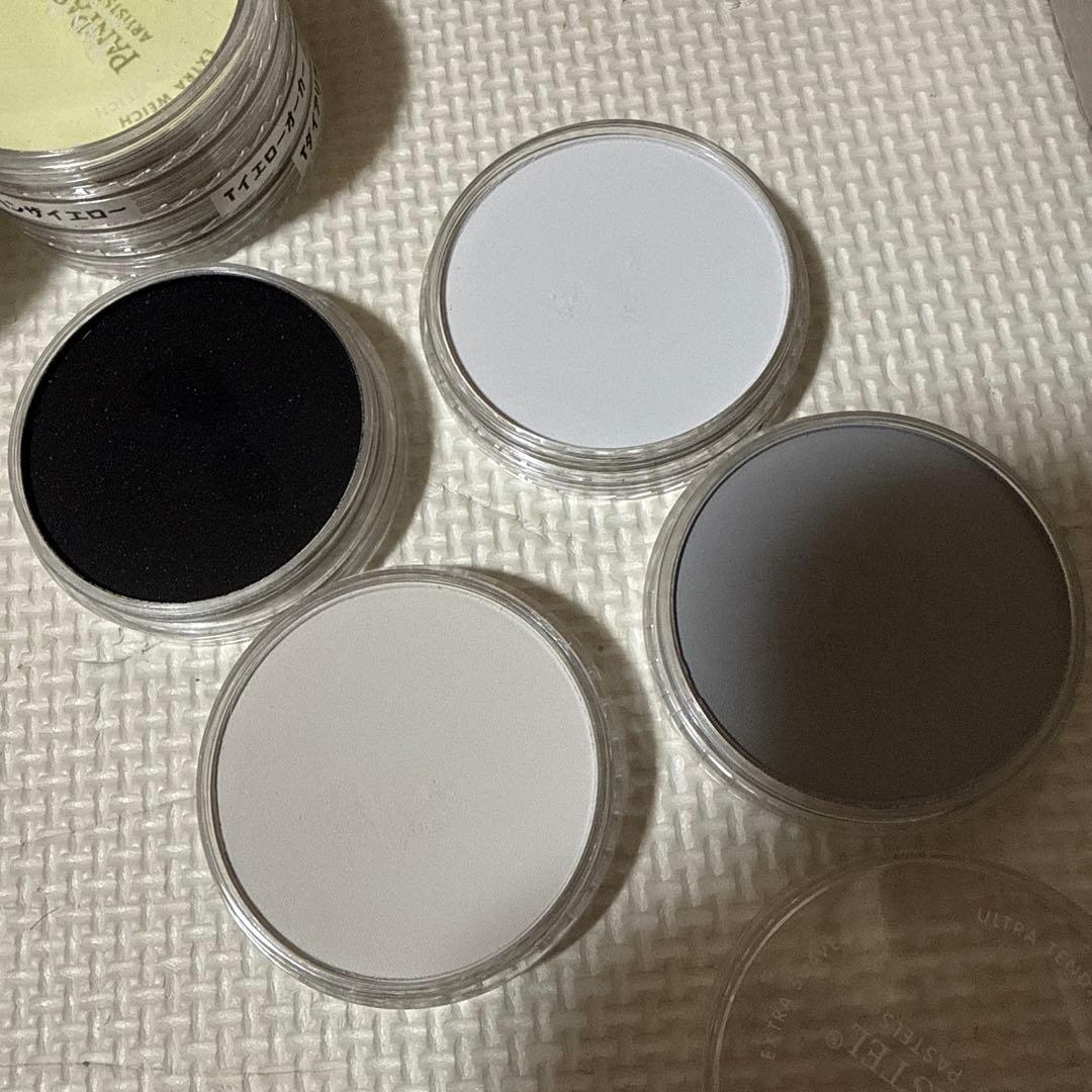 ホルベインパンパステル　など