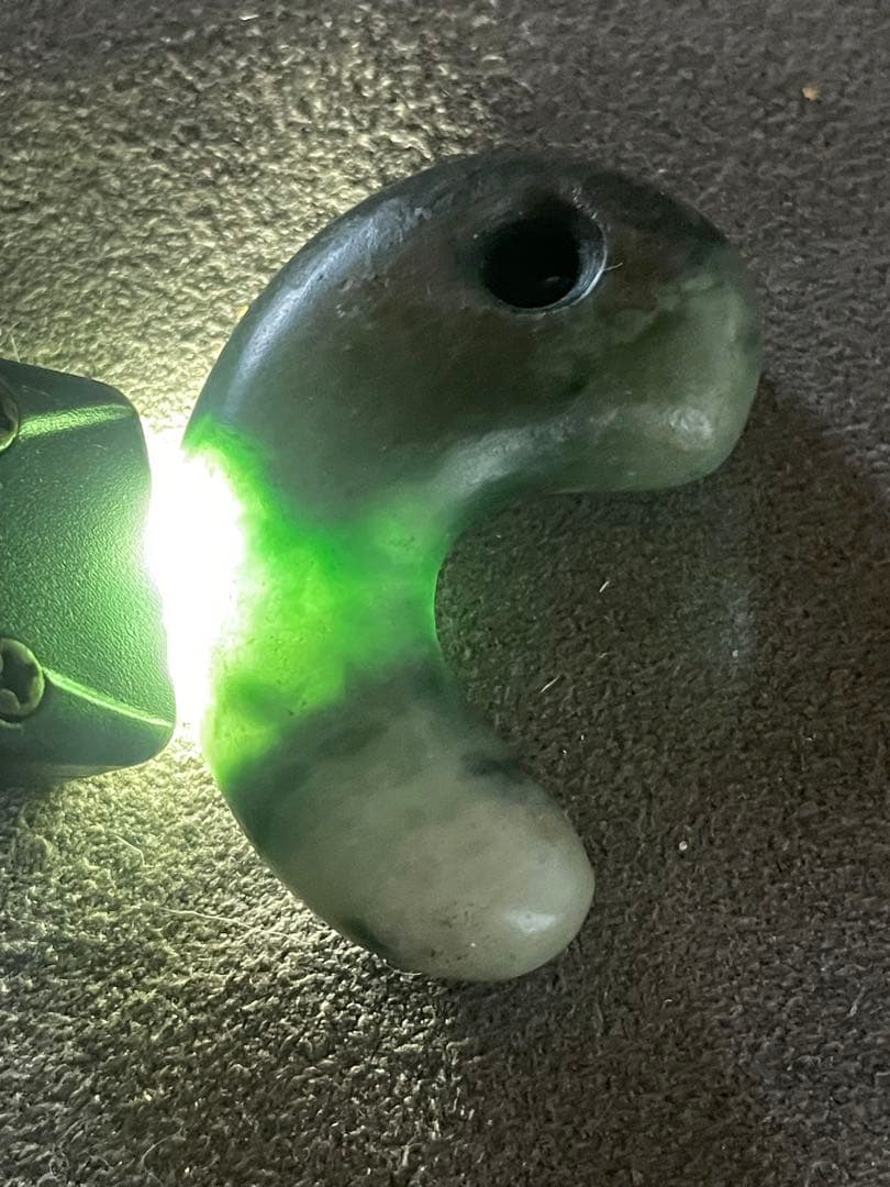 古墳時代　糸魚川　翡翠勾玉　出土品