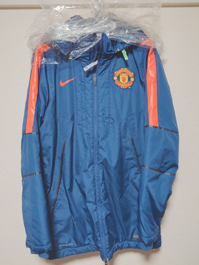 マンチェスターユナイテッド STORM-FIT SQUAD ジャケット