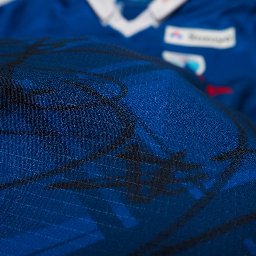 タグ付き未使用 選手直筆サイン入り静岡ブルーレヴズ1stオーセンティックジャージ