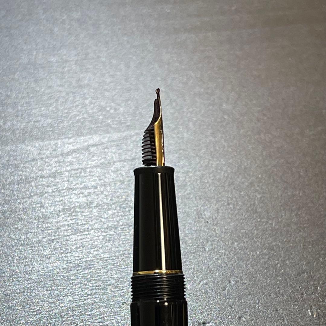 モンブランMontblanc シグネチャーフォーグッド　万年筆 サファイア付き