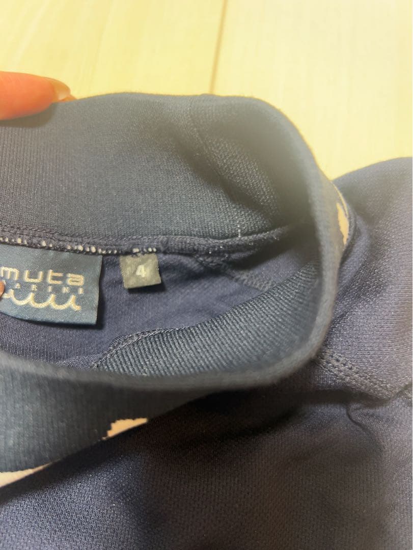 muta ライトハイテンション リブモックネックシャツ