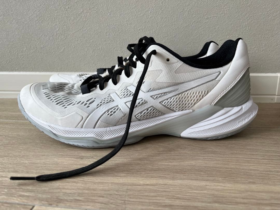 asics バレーボールシューズ 28.5cm（大きめ）