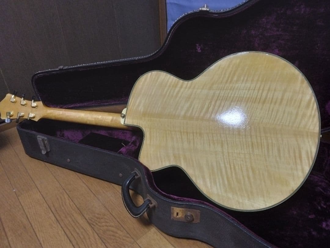 Eastman(イーストマン)　ジャズギター　フルアコ