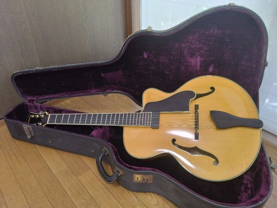 Eastman(イーストマン)　ジャズギター　フルアコ