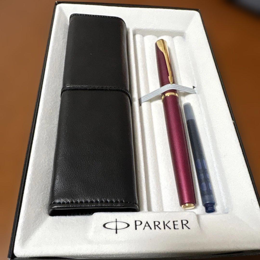 新品•未使用　PARKER パーカー　万年筆　ラティトゥード　レッド　ペンケース