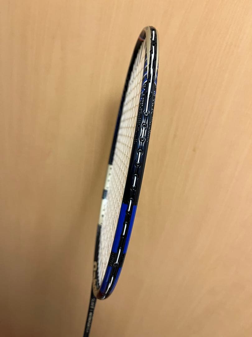 最新 ガット 張りたて！ バボラ バドミントン ラケット サテライト マスター