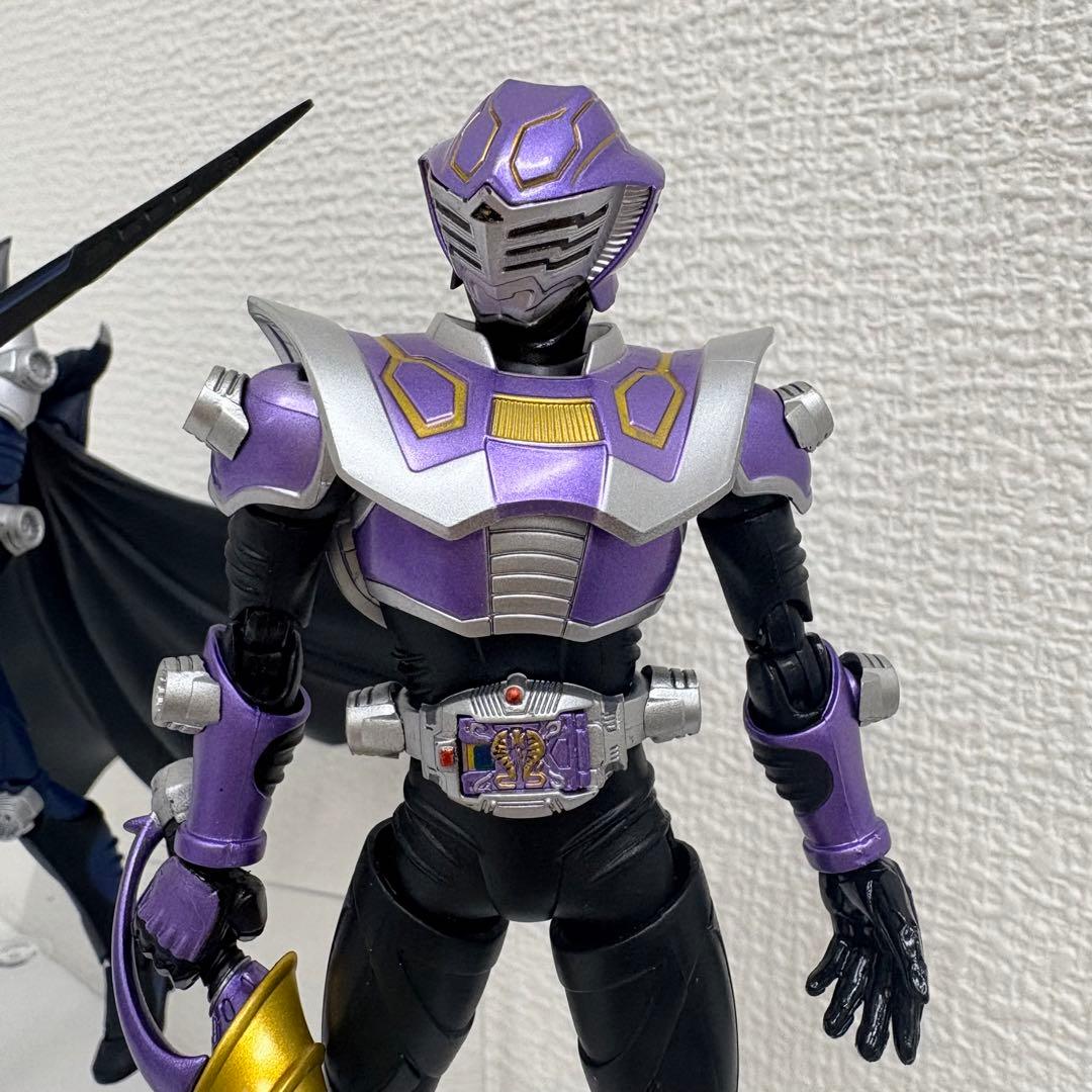 S.H.Figuarts 仮面ライダー王蛇&ナイト 2種セット