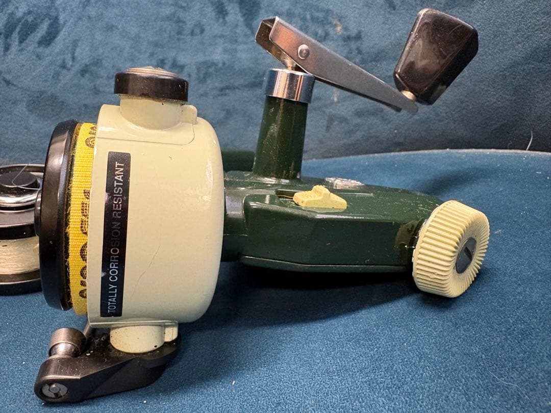 ABU Cardinal 44 スピニングリール