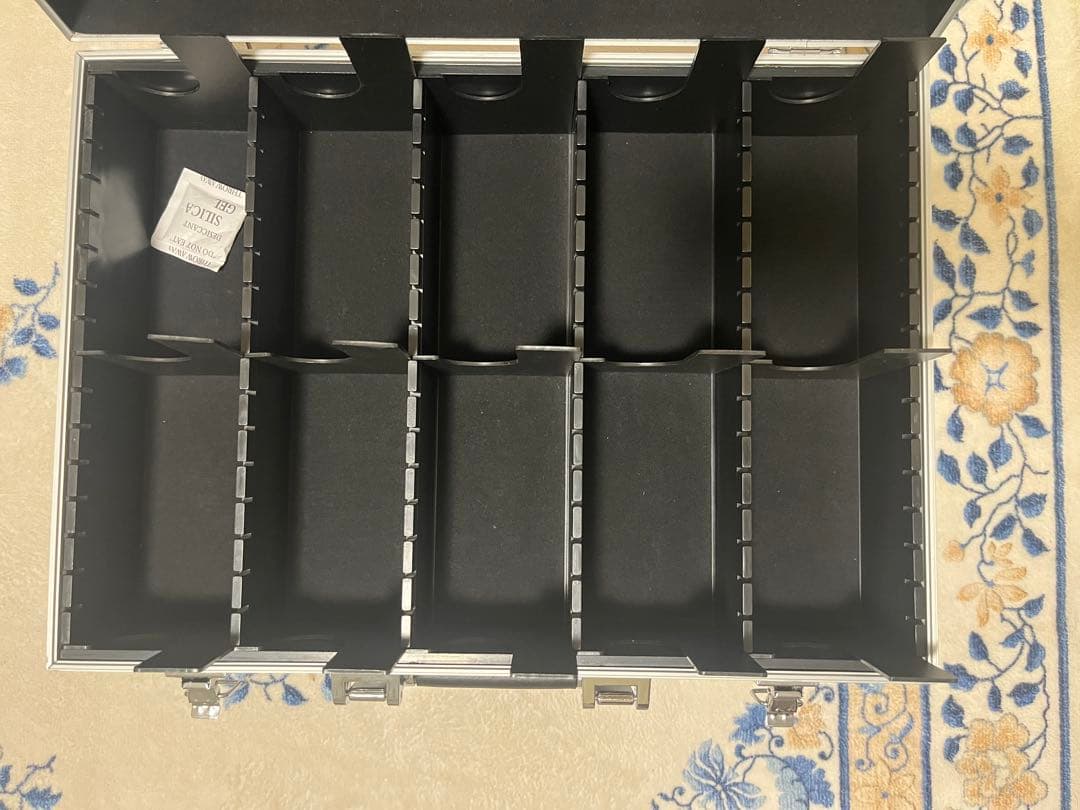 TOYGER アタッシュケース（シルバー） &カードバインダー